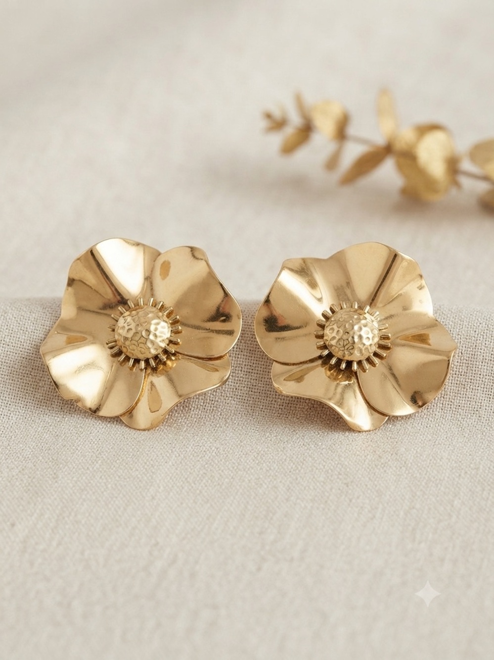 Vintage London Thrift Heavy Brass Liquid Gold Flower Clip-On Earrings